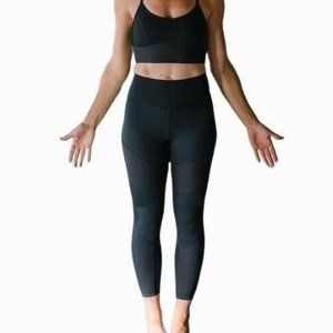 ZYIA Active Momentum Brilliant Hi-Rise 7/8 Moto Leggings Size 2 Ribbed 1786